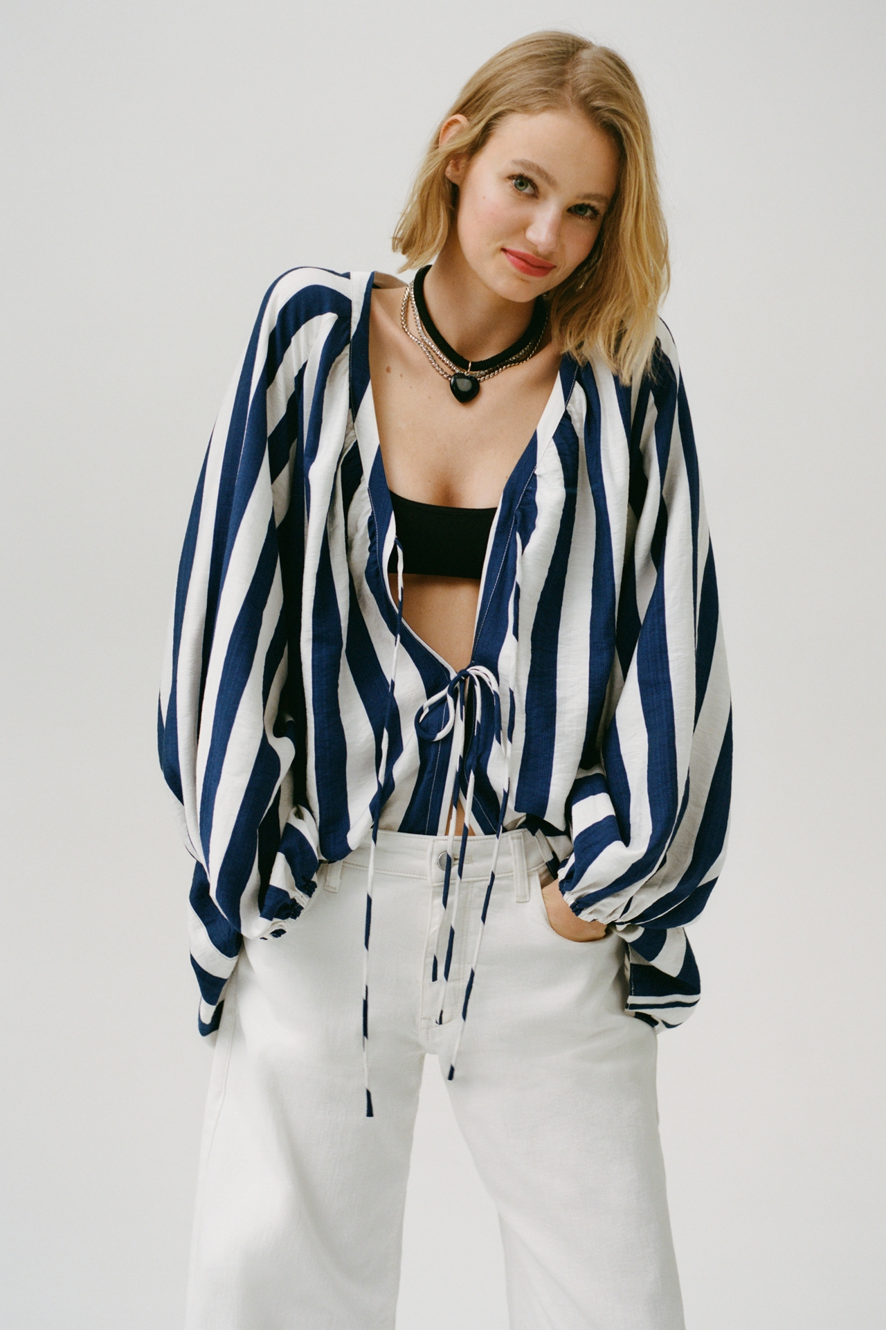 Pilcro Low-Rise Wide-Leg Jeans