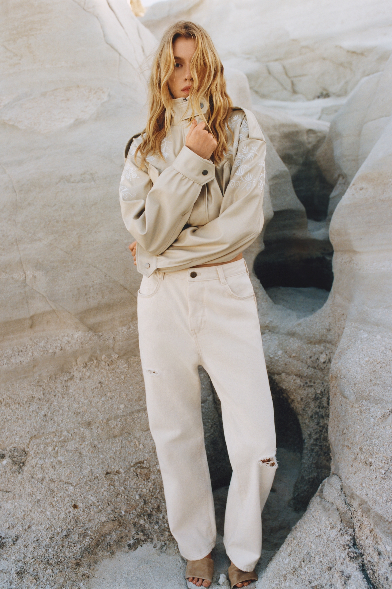 The Mila Mid-Rise Straight-Leg Jeans by Pilcro