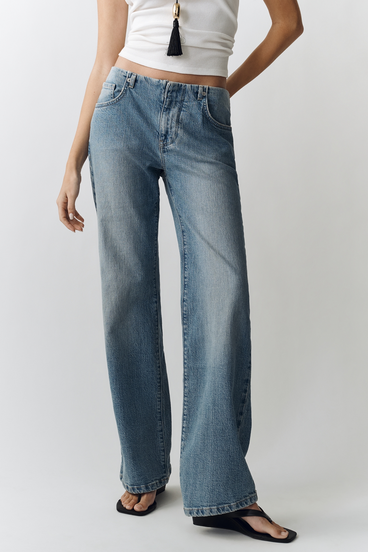 Pilcro Clean-Waist Mid-Rise Stovepipe Jeans