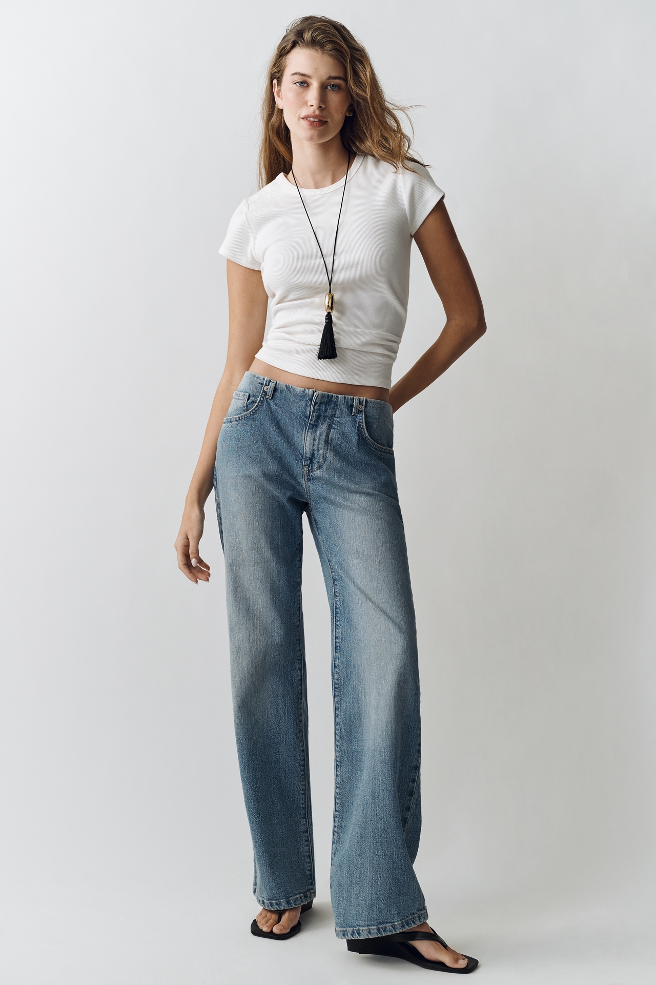 Pilcro Clean-Waist Mid-Rise Stovepipe Jeans