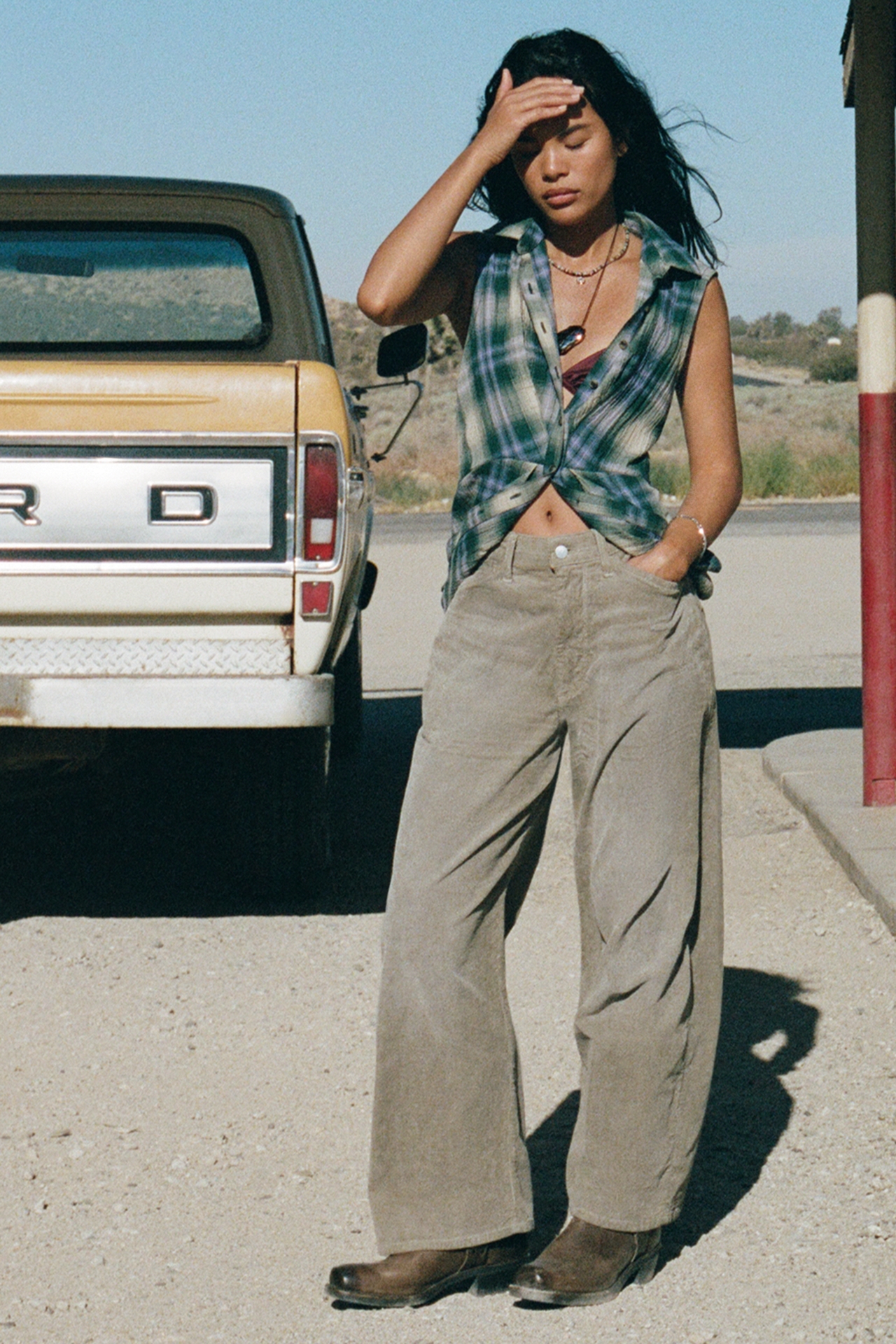 Pilcro Kayden Corduroy High-Rise Barrel-Leg Jeans