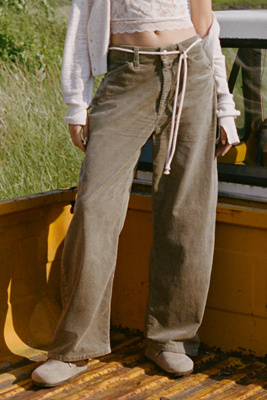 Pilcro Kayden Corduroy High-Rise Barrel-Leg Jeans