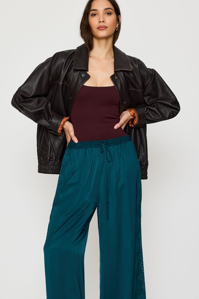 By Anthropologie Satin-Spitzen-Hose mit weitem Bein #3