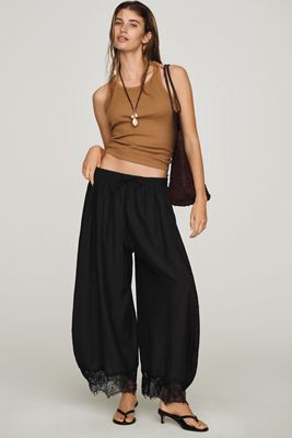 By Anthropologie Cropped Hose mit Spitzensaum