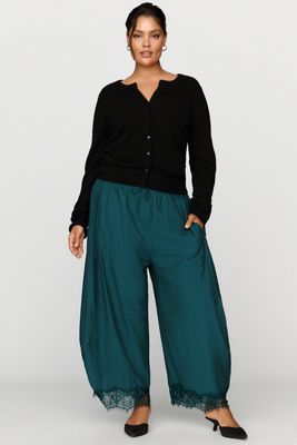 Pantalon court à ourlet en dentelle Reverie By Anthropologie
