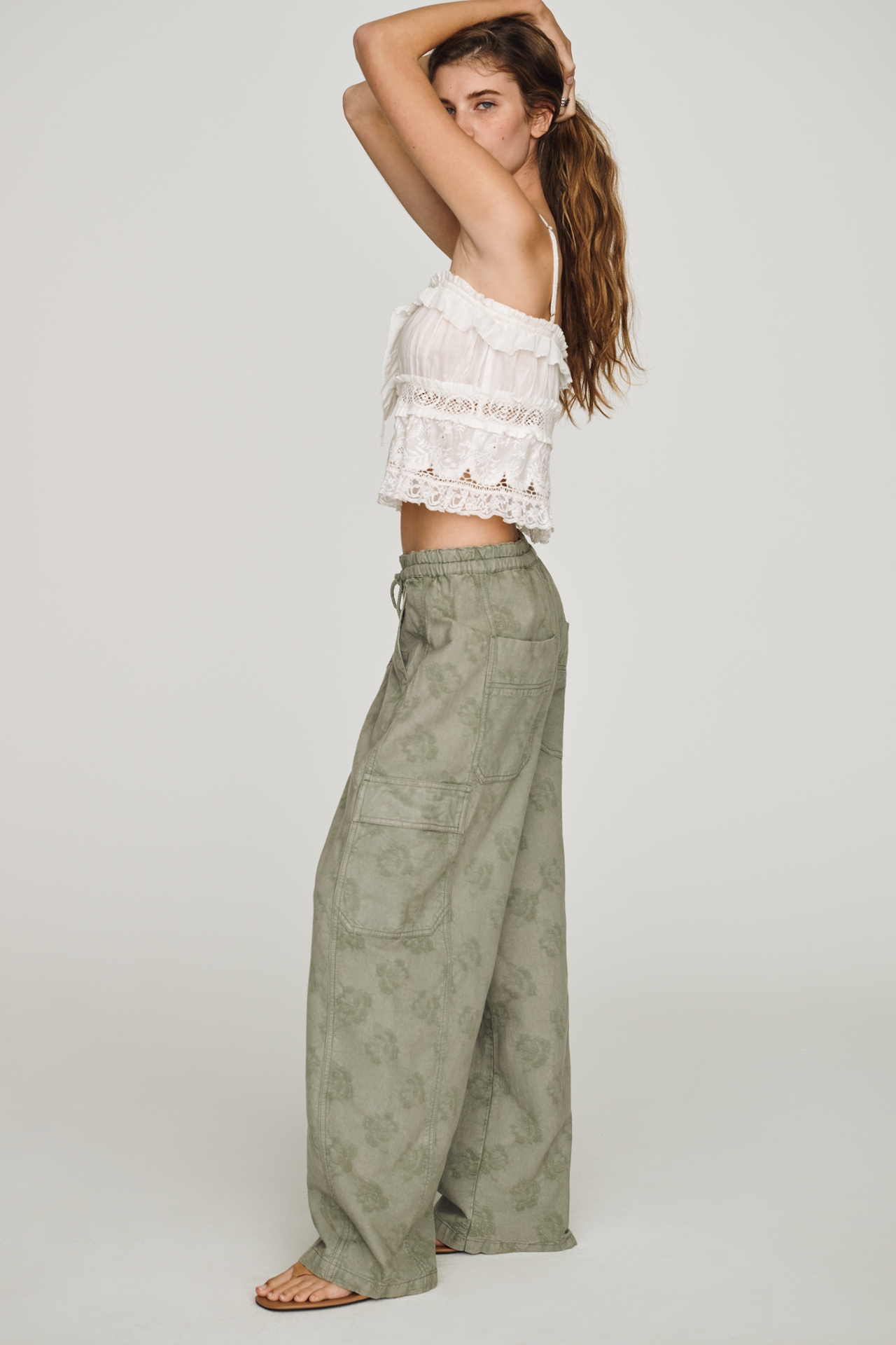 Pilcro Izzie Relaxed Full-Length Cargo Barrel Pants