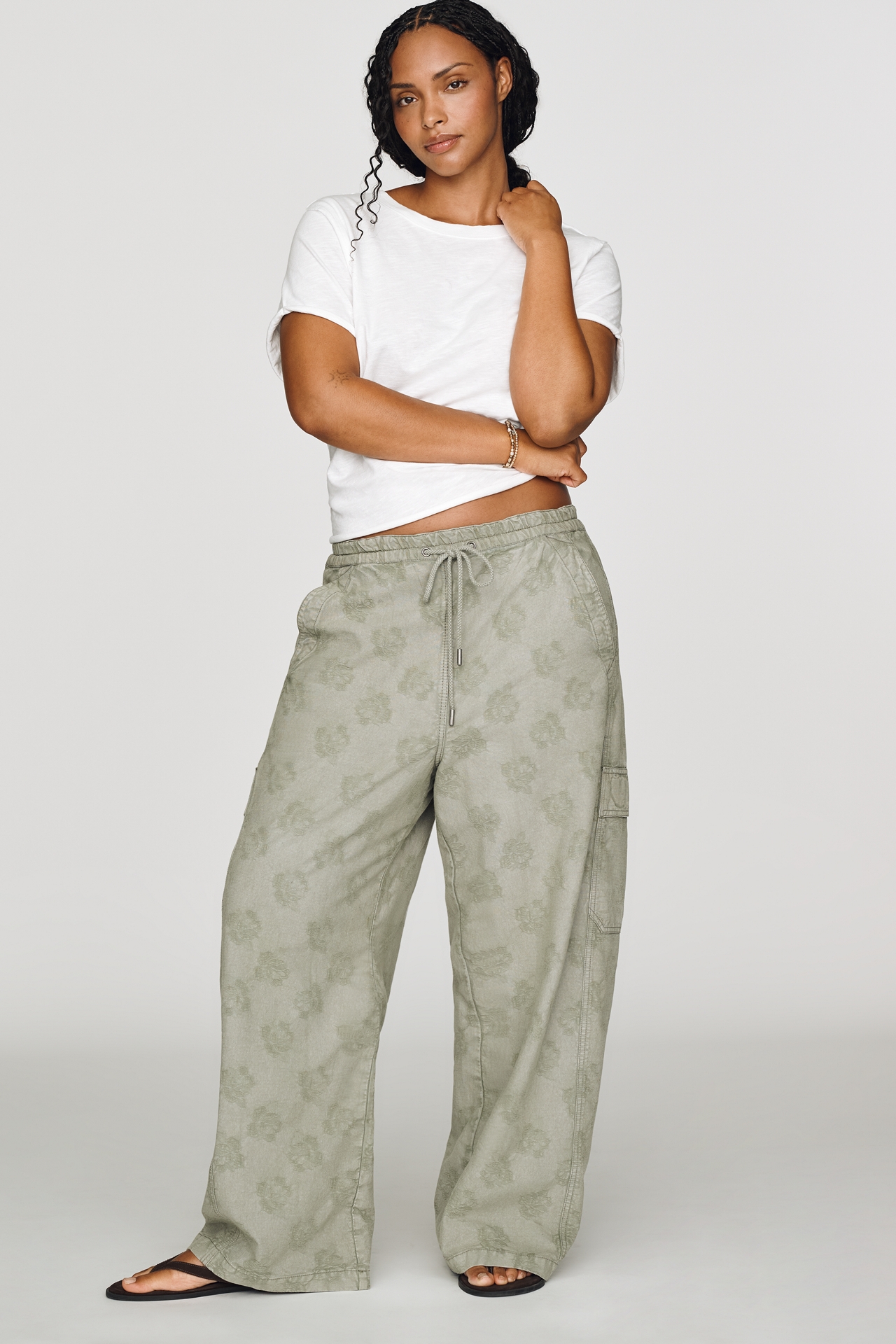 Pilcro Izzie Relaxed Full-Length Cargo Barrel Pants