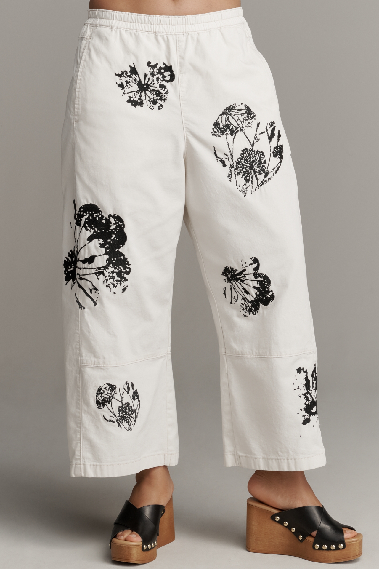 The Izzie Printed Pull-On Barrel Pants by Pilcro