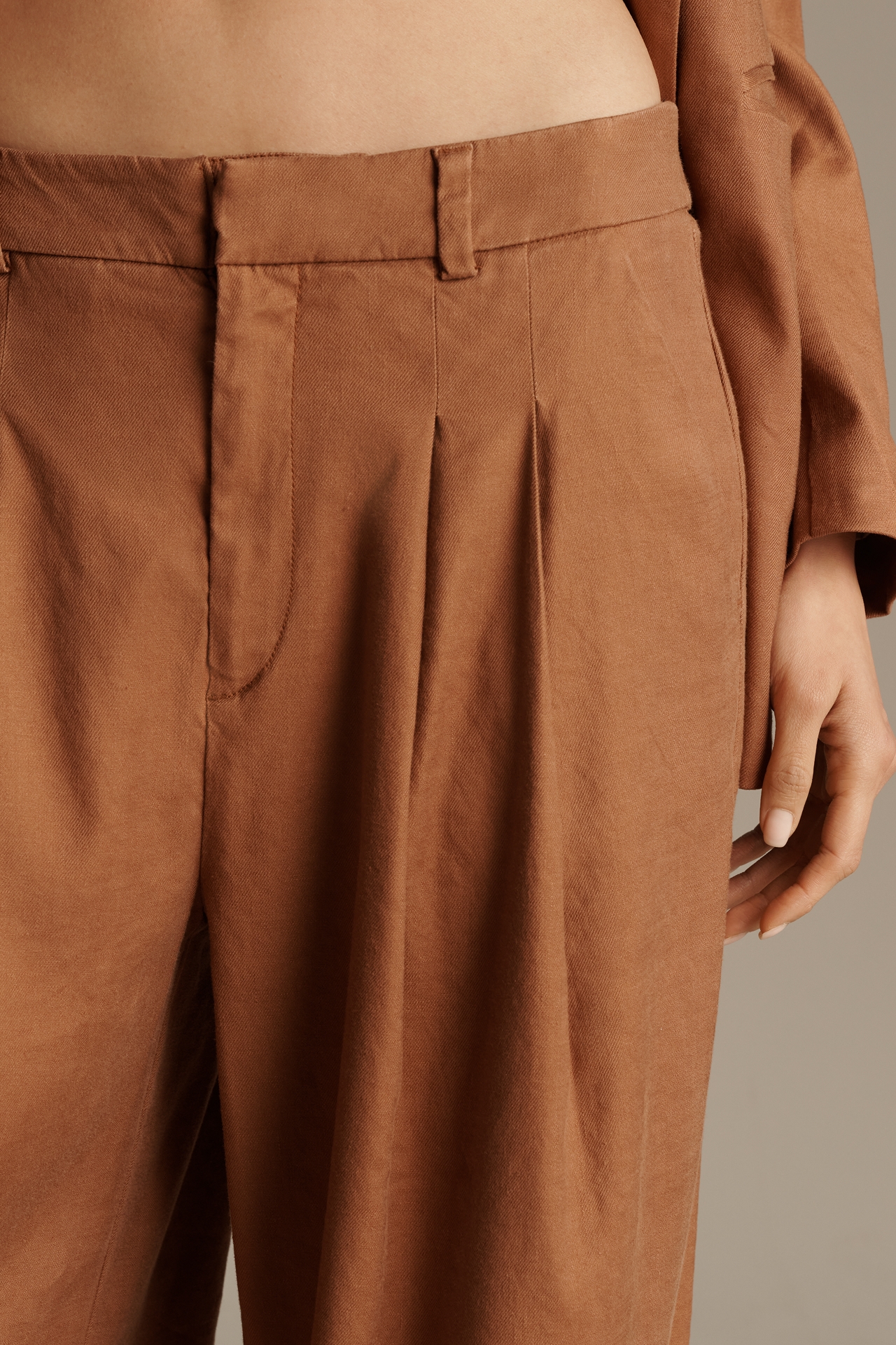 The Avery Linen Pleated Wide-Leg Trousers by Maeve