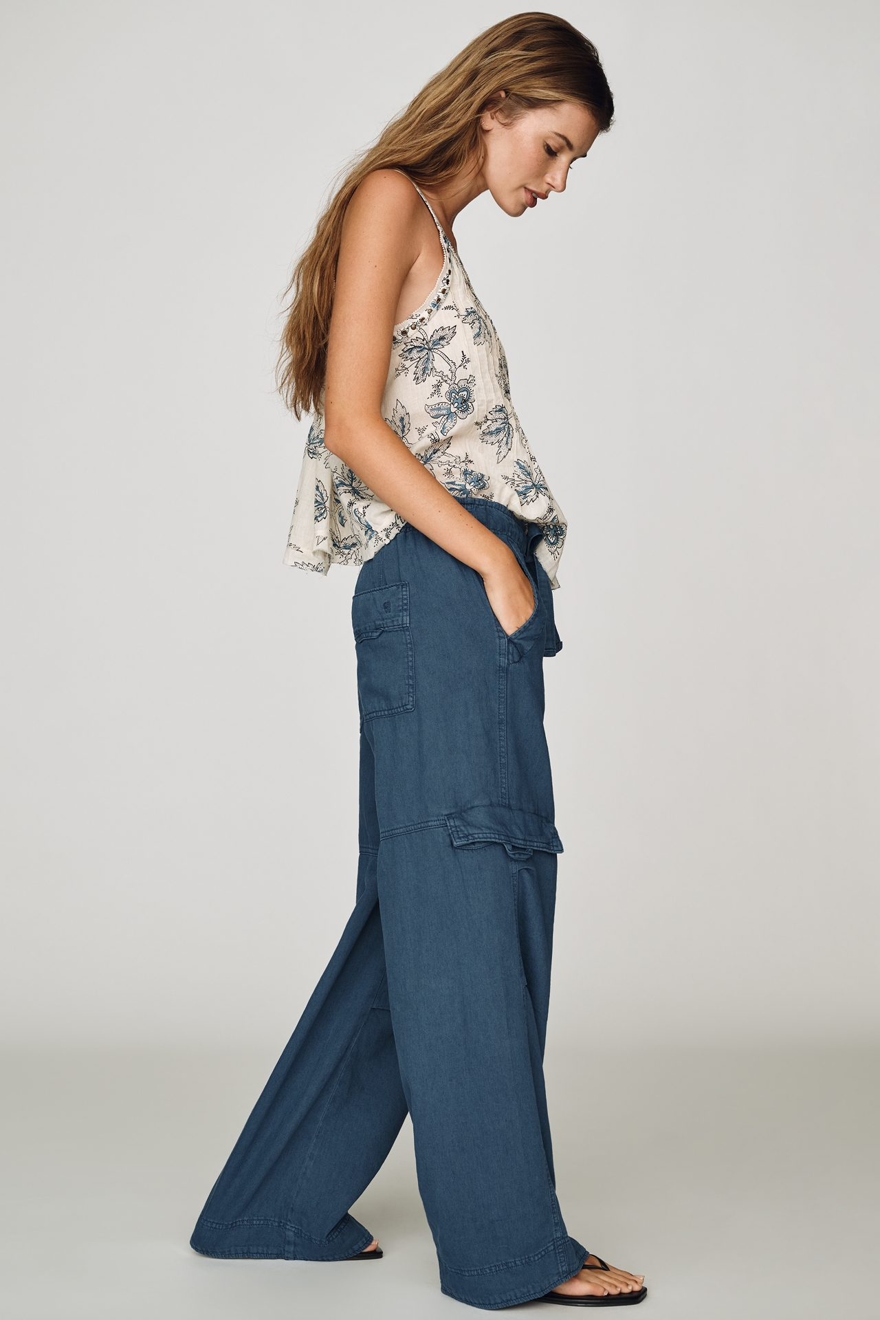 Pilcro Cotton Linen Beach Cargo Pants