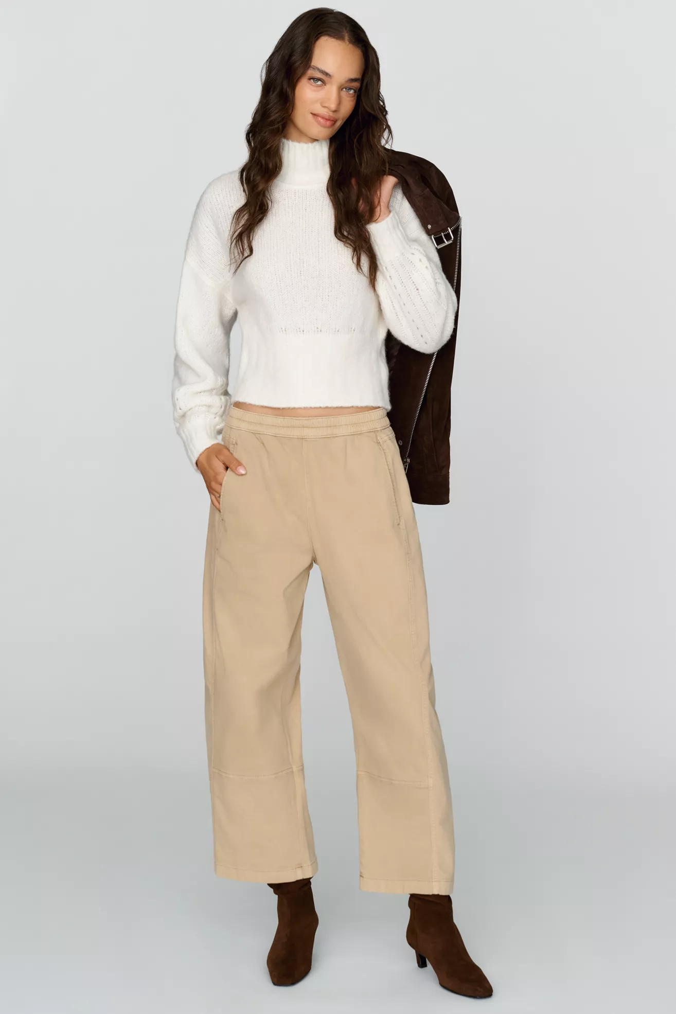 Pilcro Izzie Cropped Mid-Rise Barrel-Leg Pants