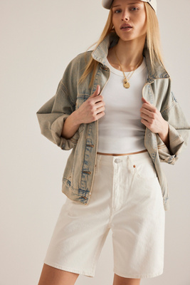 Short Bermuda Ribcage en White, taille: 25 chez Anthropologie - Levi's - Modalova