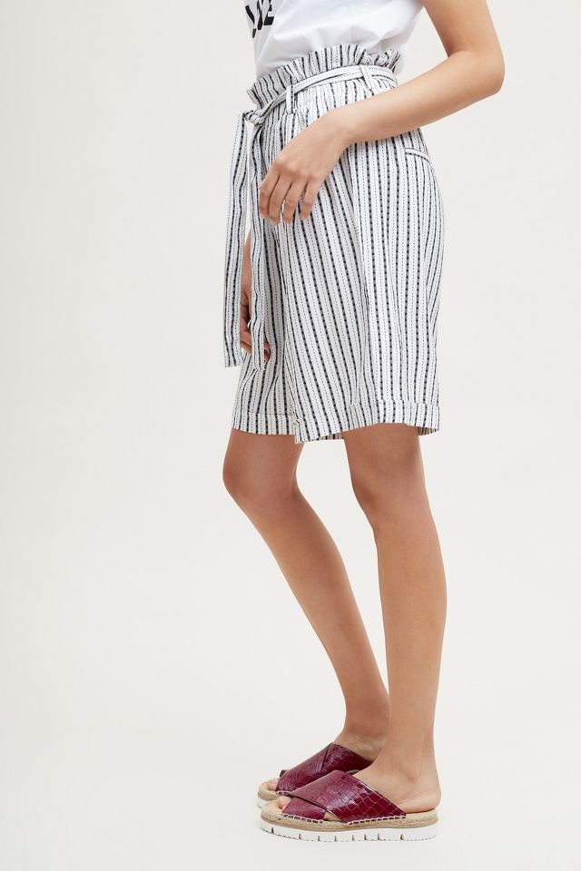 Odha Gestreifte Shorts mit Paperbag-Taille #3