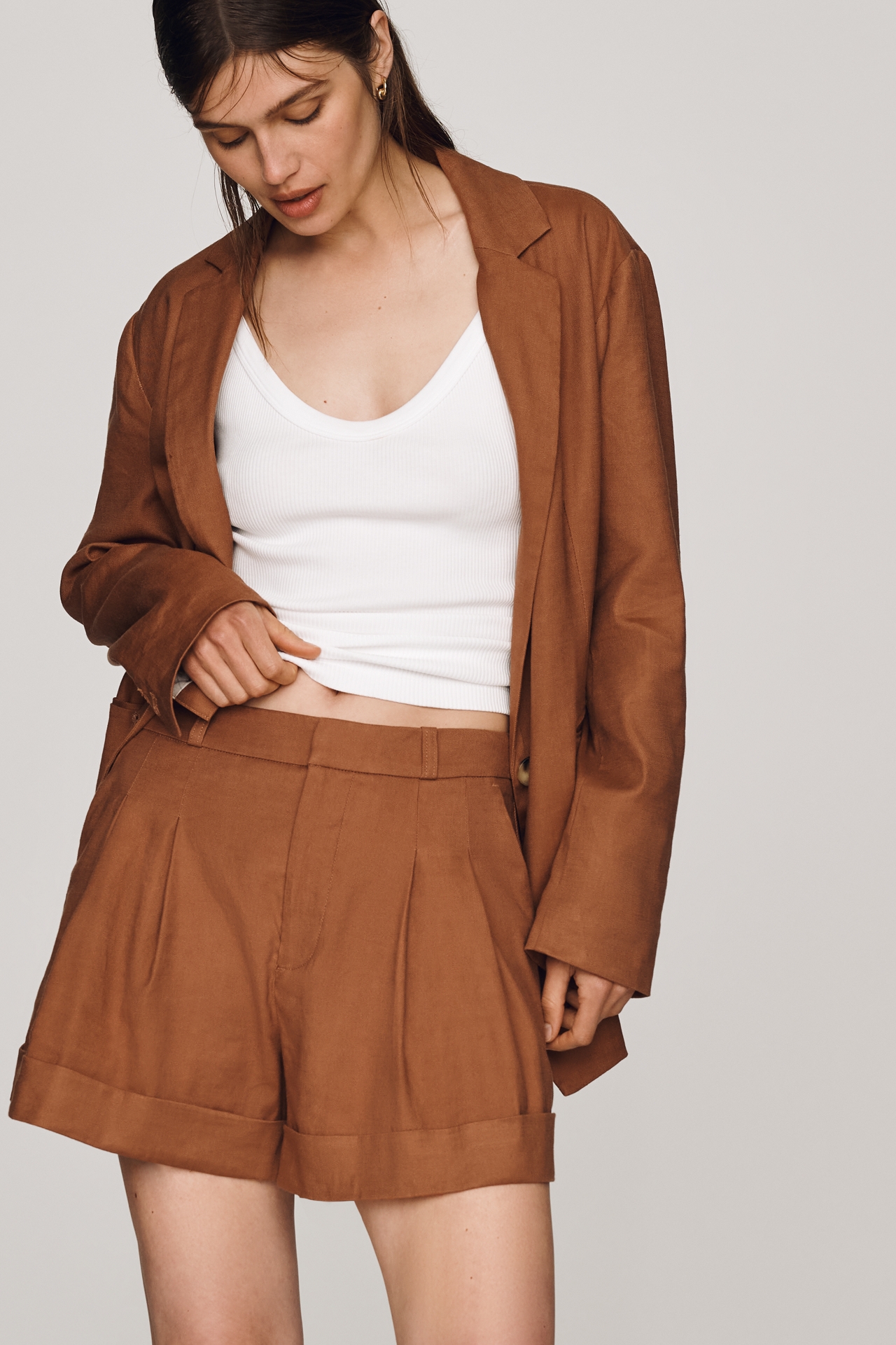 Avery European Linen Stretch Roll Cuff Shorts