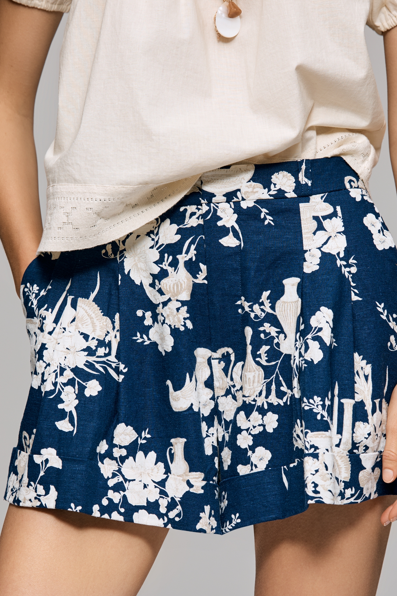 Avery European Linen Stretch Cuffed Shorts