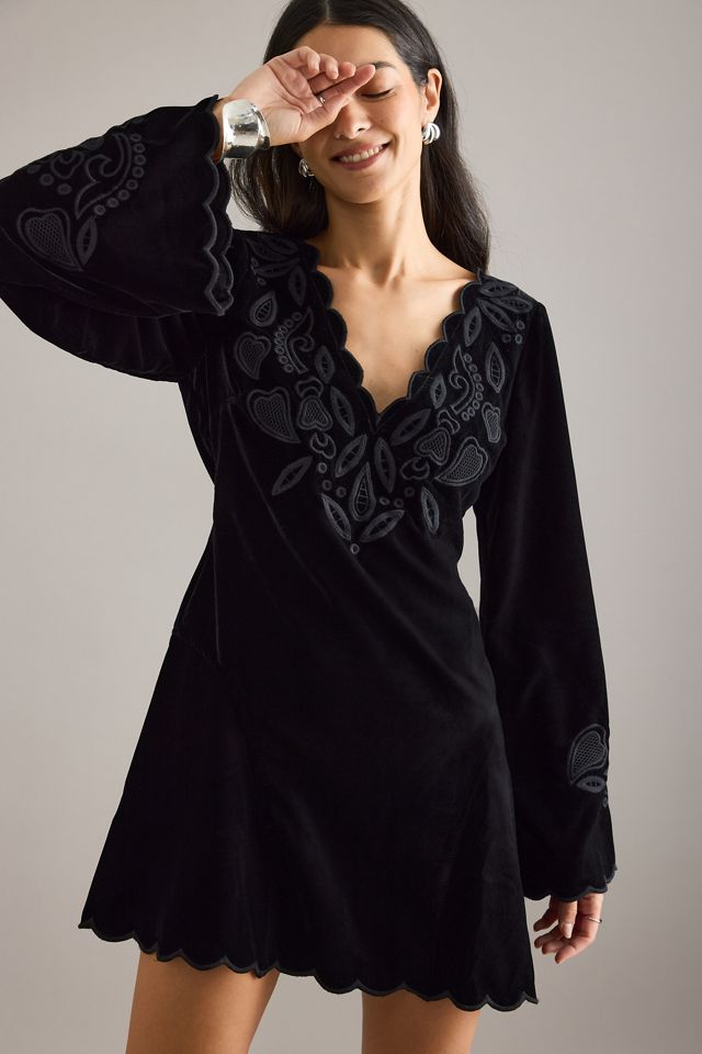 Robe courte en velours à encolure festonnée et manches évasées By Anthropologie Iris #1
