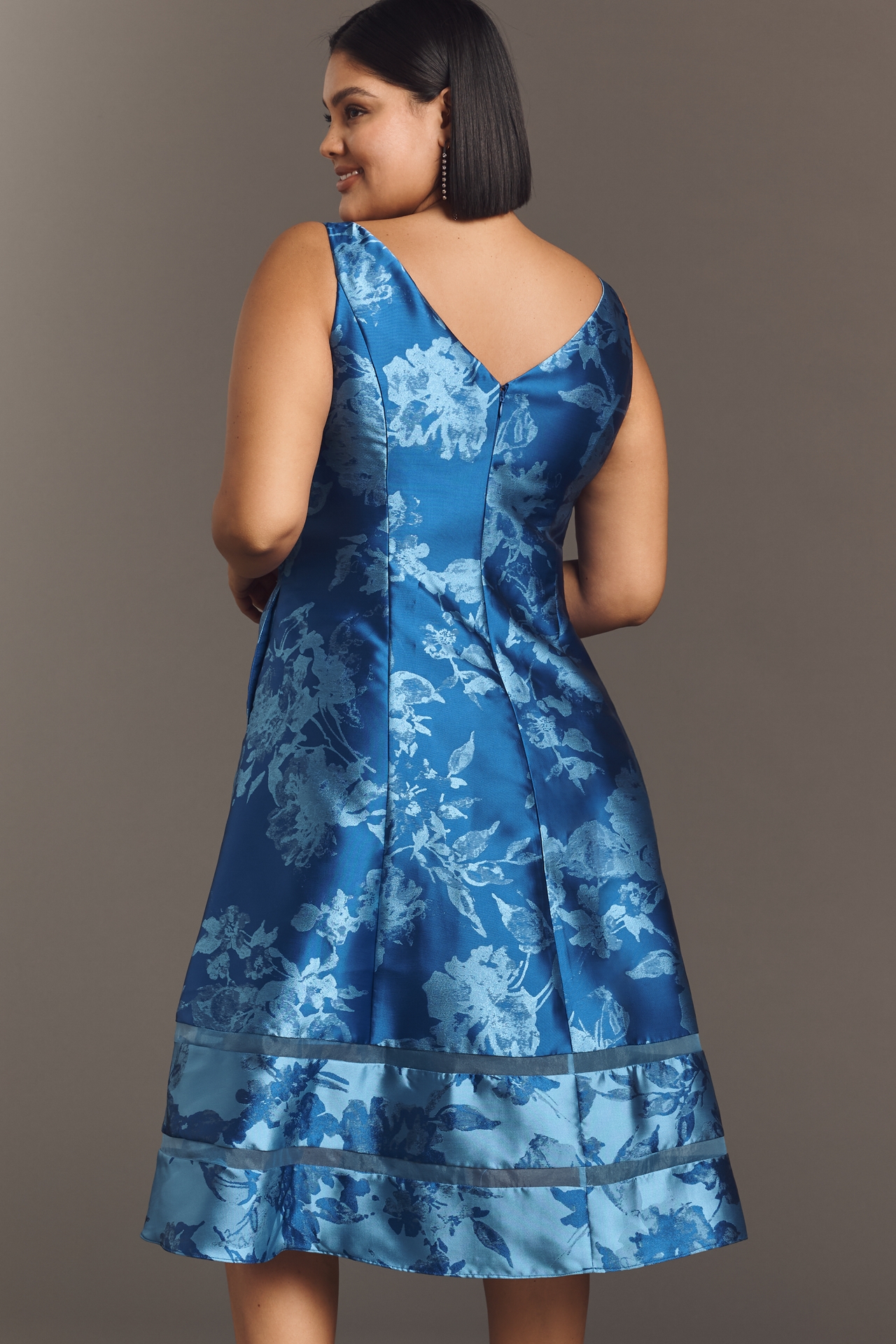 Adrianna Papell Plus Sleeveless Metallic Jacquard Midi Dress
