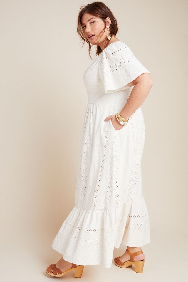 The Hampton's White Eyelet Maxi Dress – La Penderie NYC