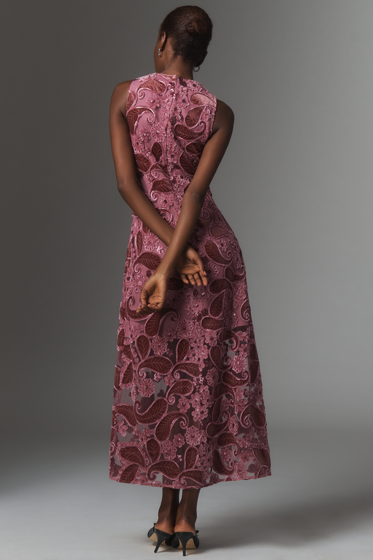 Endless Rose Sleeveless Lace Midi Dress