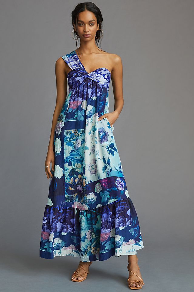 maeve maxi dress The clean silhouette and subtle side slit create an effortless shape that works from vacation dinners to everyday plans Maeve Maxi Dress - Jet