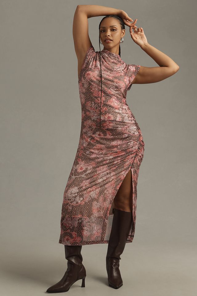 Robe en maille froncée à col bénitier The Maya #1