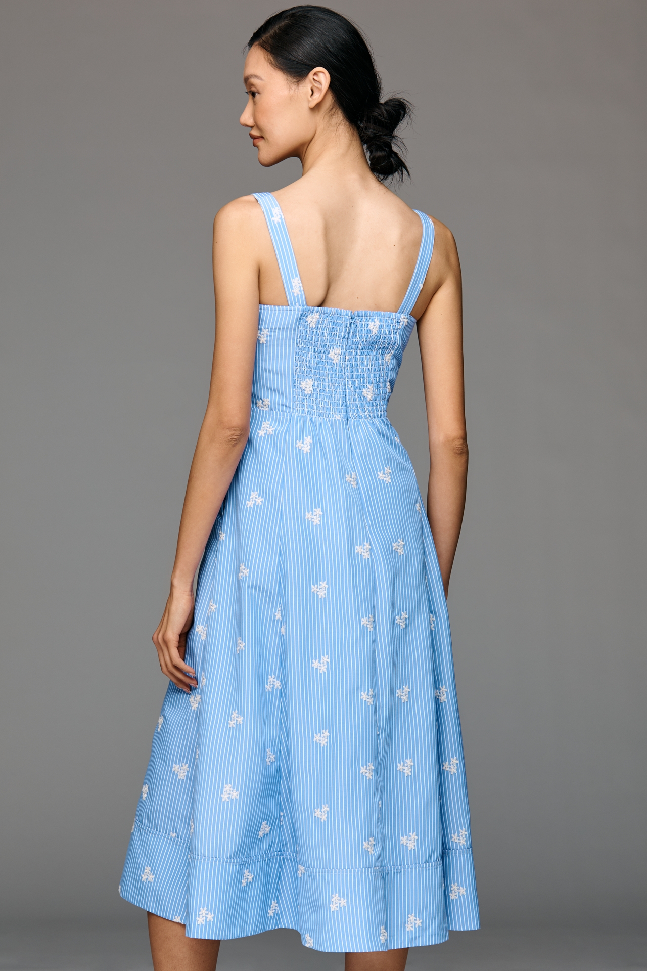 Avec Les Filles Sleeveless Sweetheart Embroidered Midi Dress