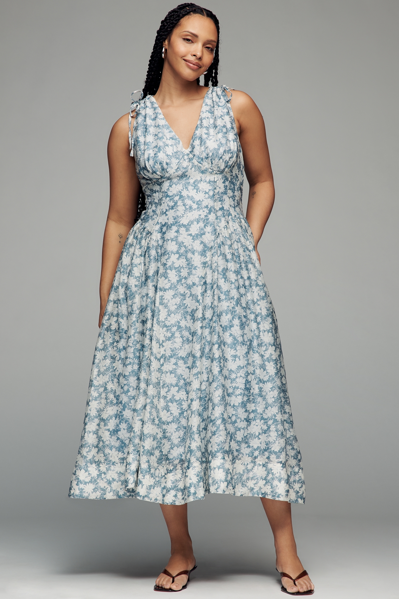 ASTR The Label Emmery V-Neck Midi Dress