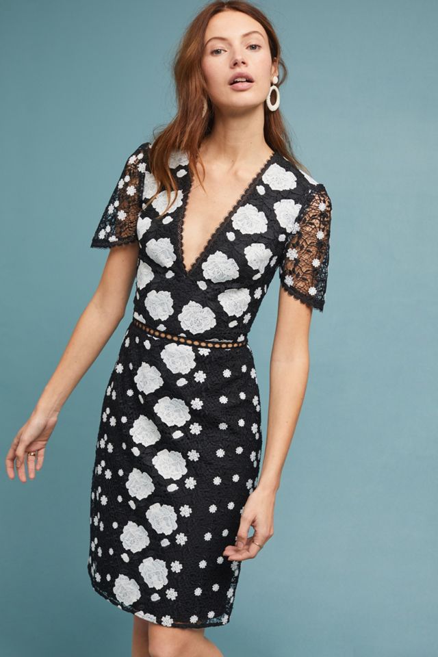 ML Monique Lhuillier Eva Lace Dress