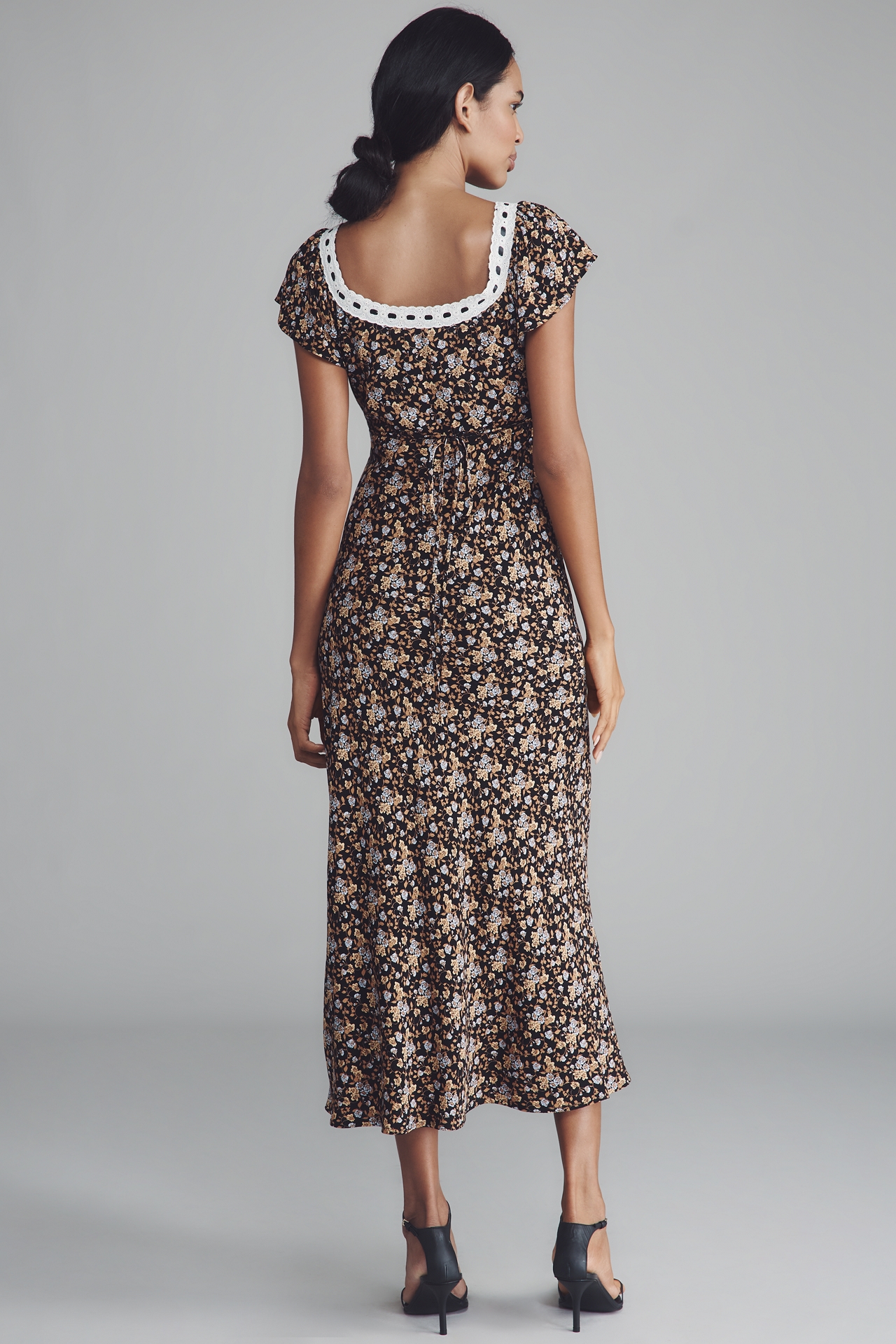 WAYF Short-Sleeve Scoop-Neck Midi Dress