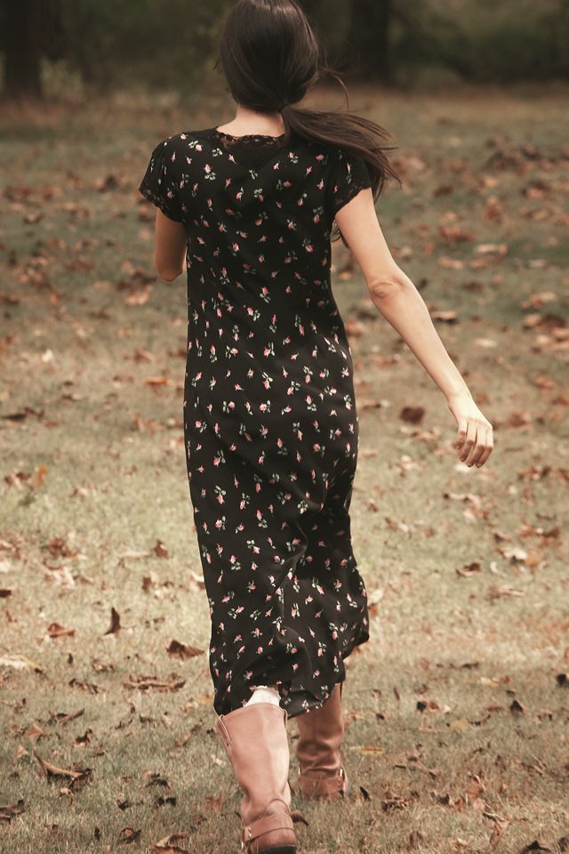 RIXO Amari Short-Sleeve V-Neck A-Line Midi Dress #3