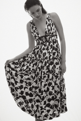 En Saison Laurel Sleeveless Midi Dress In Black