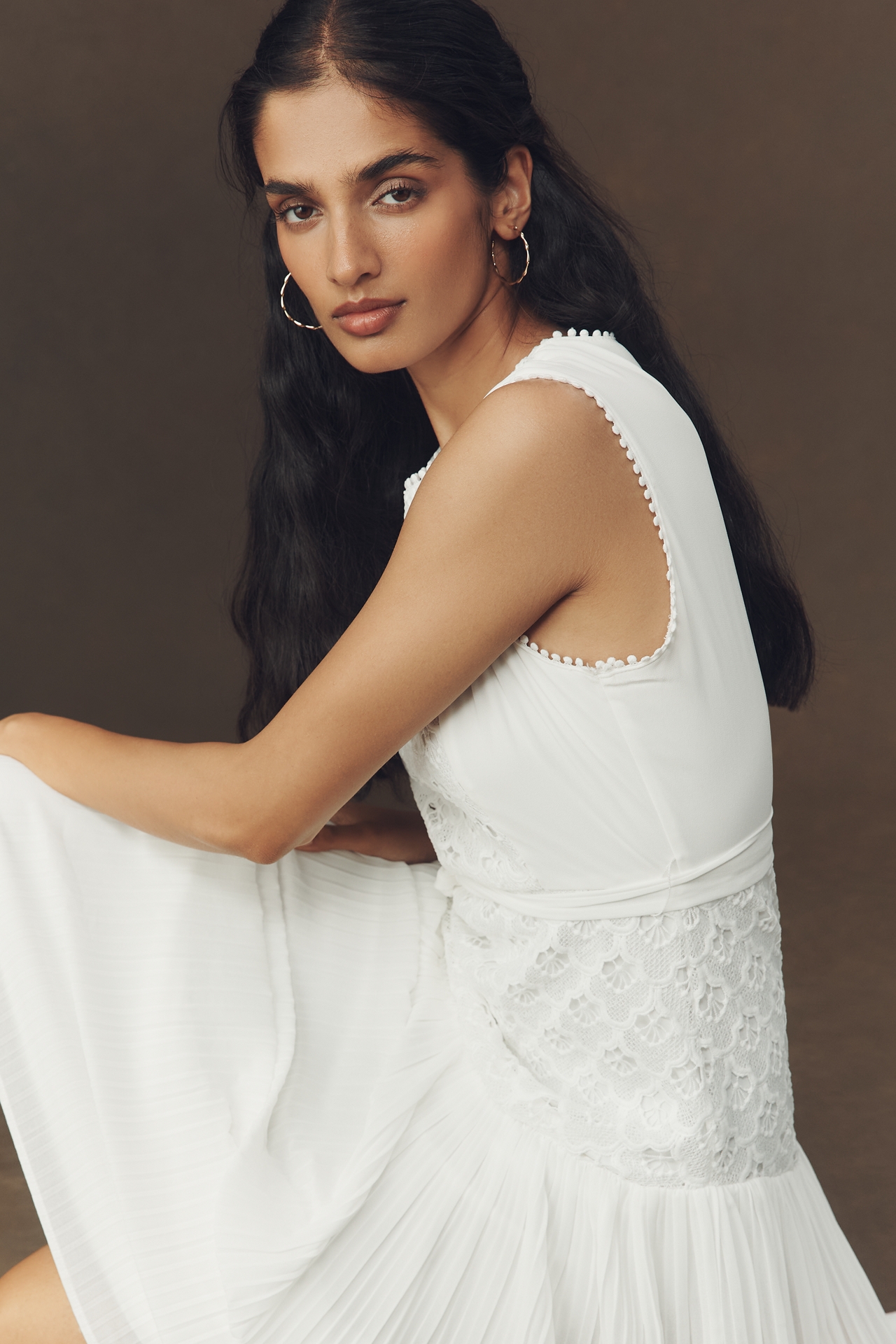 Arose Studio Allison Sleeveless Lace Pleated Maxi Dress