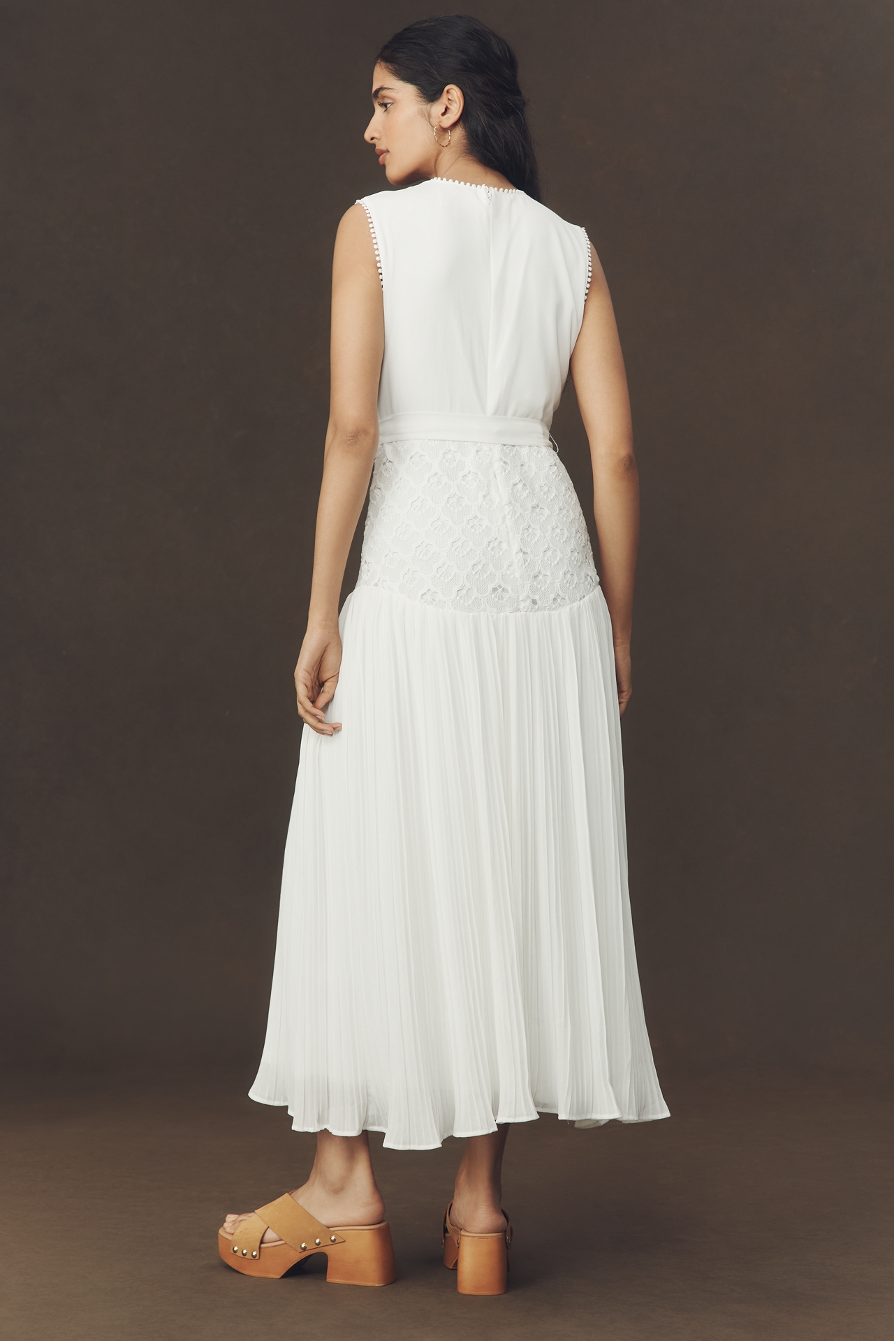 Arose Studio Allison Sleeveless Lace Pleated Maxi Dress
