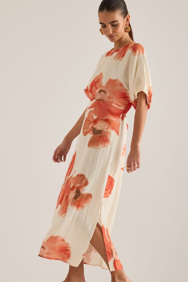 Vestido Midi Floral de Manga Corta Simmi de Never Fully Dressed #1