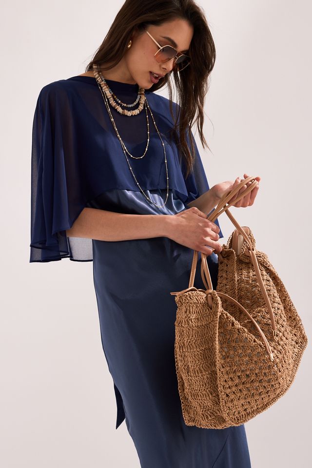 Robe midi en satin avec superposition de cape Casey By Anthropologie #4