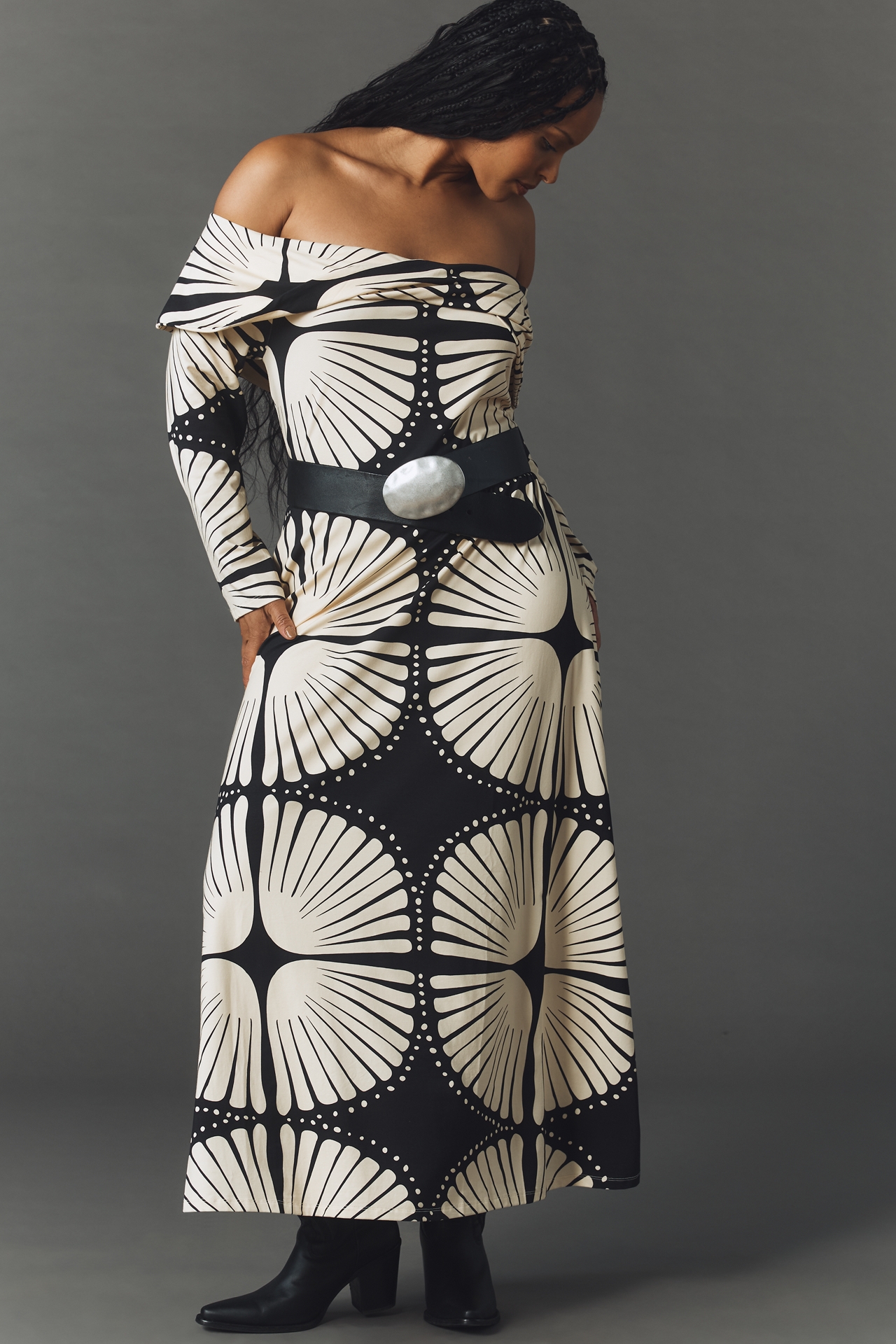 MON RENN Atkin Long-Sleeve Off-Shoulder Midi Dress