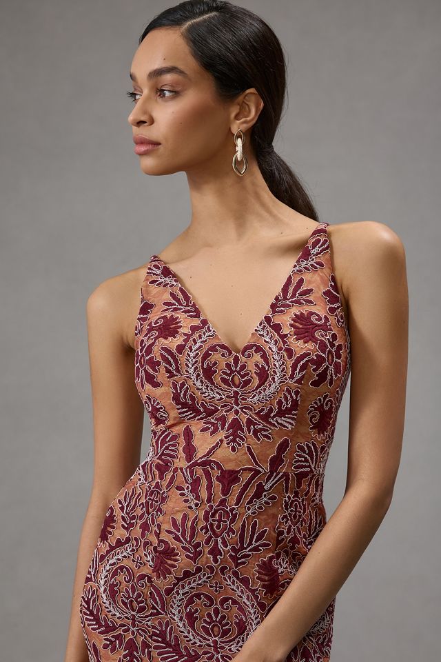 Dress The Population Isabelle V-Neck Dress