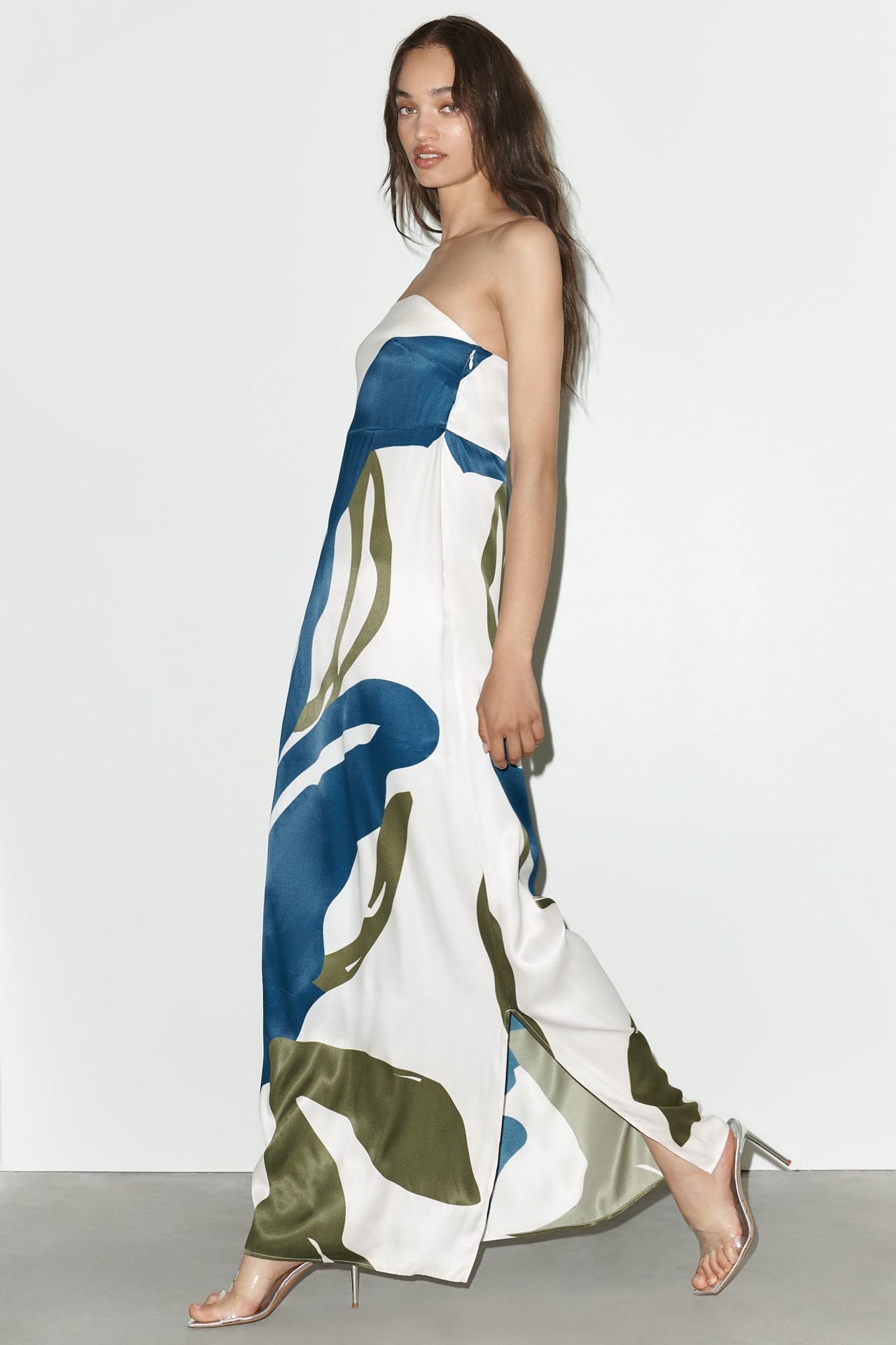 DIARRABLU Tubi Printed Strapless Maxi Dress