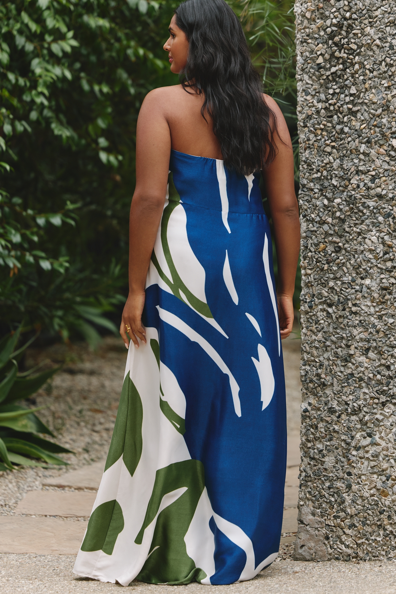 DIARRABLU Tubi Printed Strapless Maxi Dress