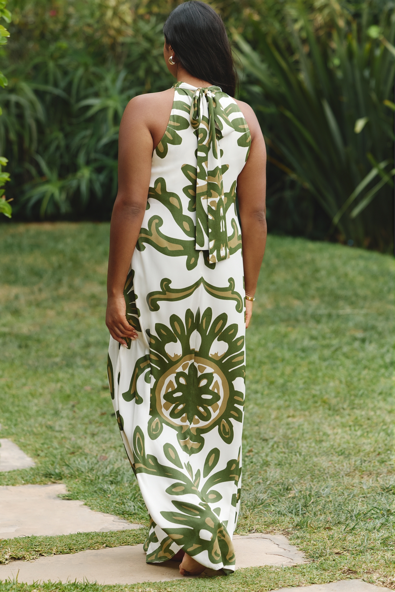 DIARRABLU Halter Neck Printed Maxi Dress