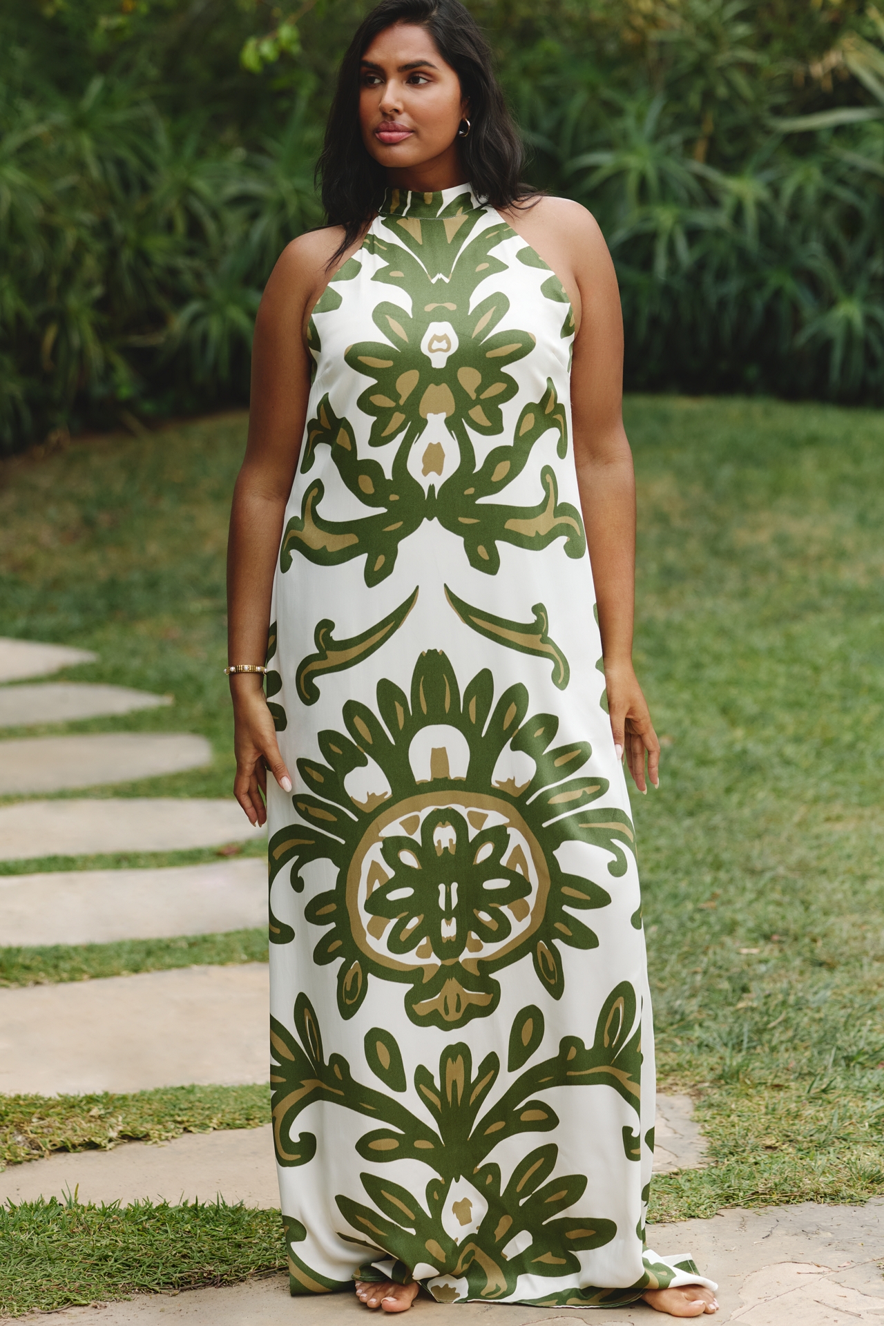 DIARRABLU Halter Neck Printed Maxi Dress
