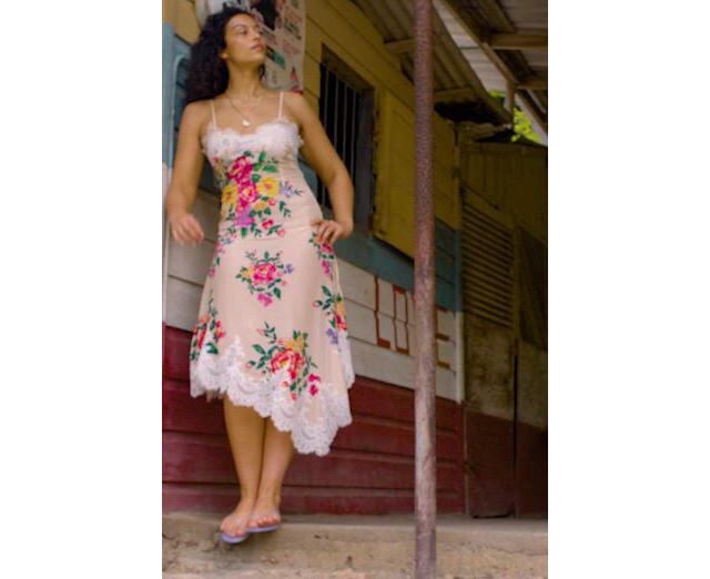 (US発）新作 Anthropologie ミディスリップドレス By Anthropologie Sleeveless V-Neck Lace Slip Midi Dress