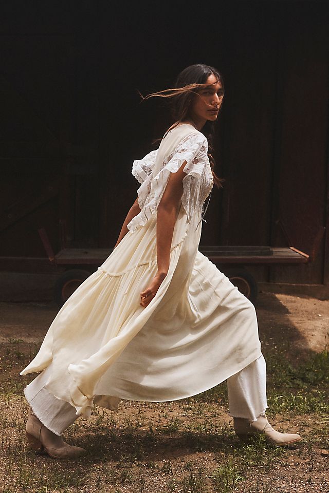 white midi dress with sleeves CAMILA Long Sleeve textured crinkle Clydie White Floral Cap Sleeve