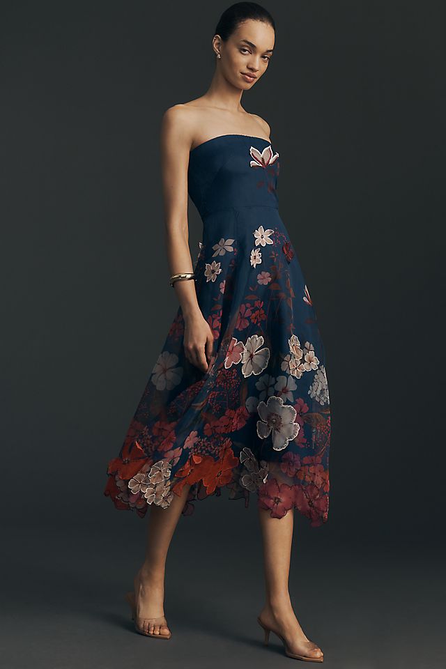 midi dress chiffon The Myles Floral medium / White while the delicate floral print adds feminine charm Tiered Printed Chiffon Midi Dress