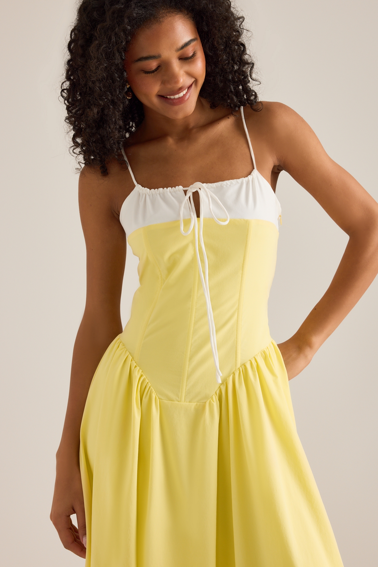 Extro&Vert Susana Sleeveless Corset Pleated Midi Dress