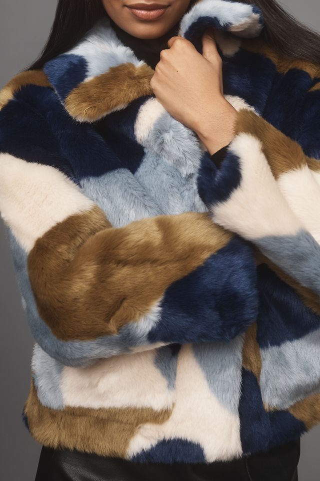 Traci Curly Faux Fur Coat ~ Biscuit – Chic Streets
