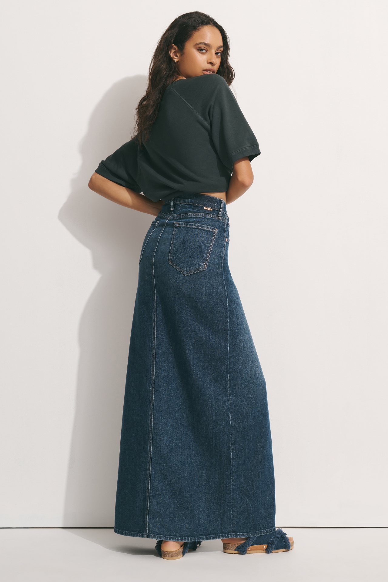 MOTHER The Bombshell Denim Maxi Skirt