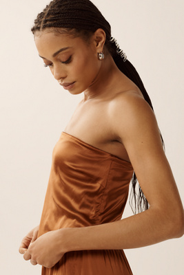 GOOD AMERICAN SATIN STRAPLESS HANDKERCHIEF BLOUSE 