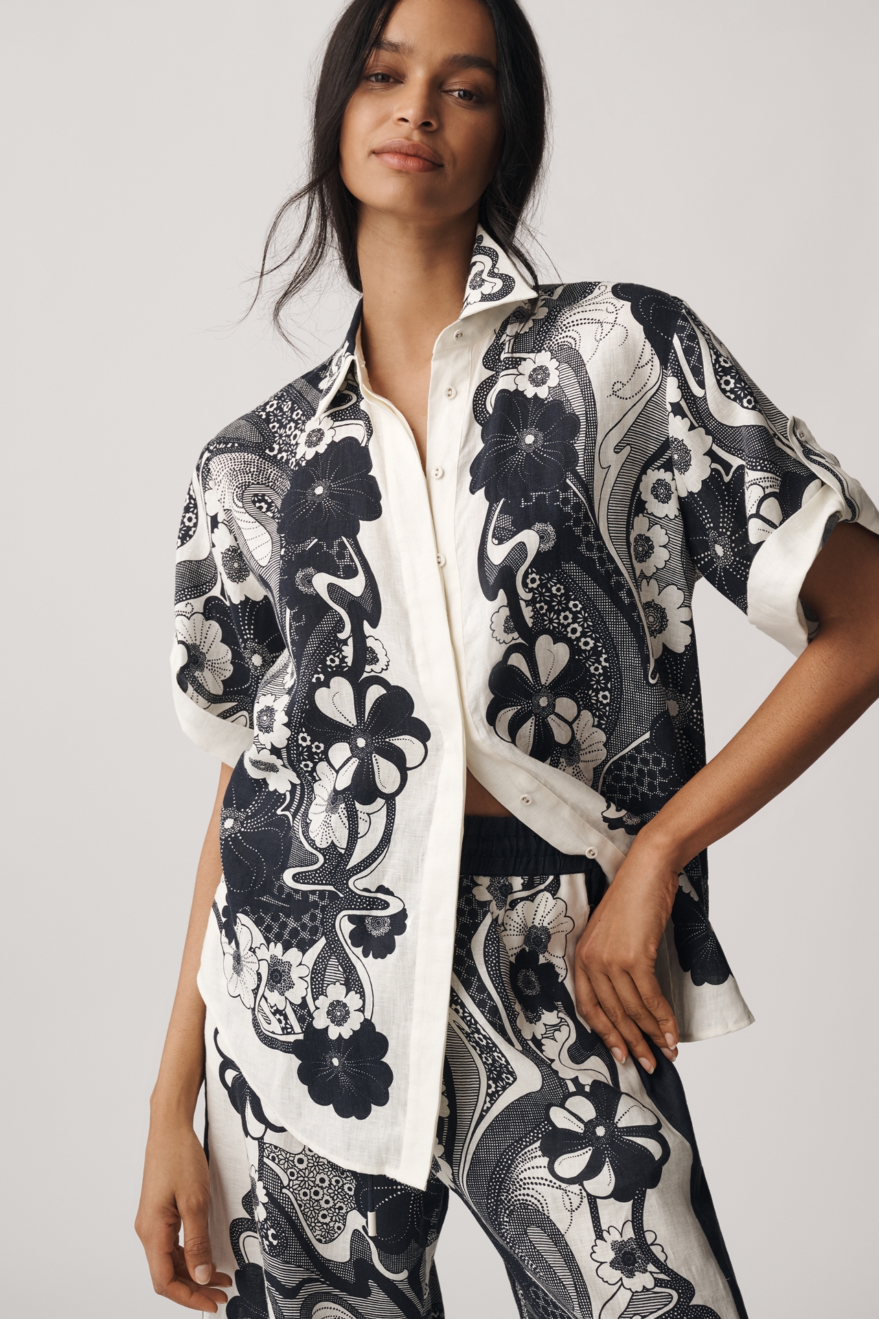 ALÉMAIS Mickey Linen Short-Sleeve Buttondown Shirt