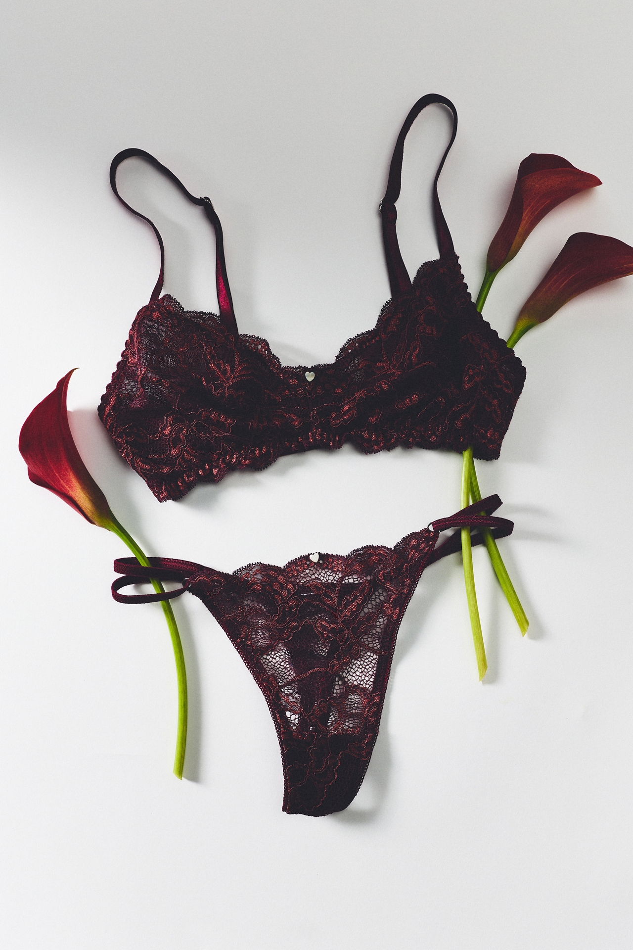 Clo Intimo Scalloped Lace Adjustable Thong